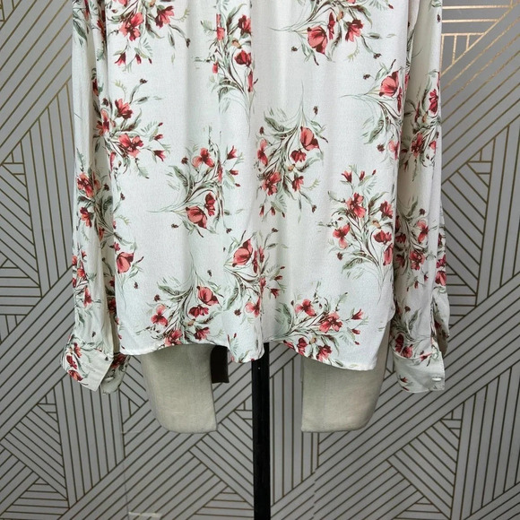 Flynn Skye Get Away Lace Up Front Blouse Day Desire White Red Floral Size US XS - Picture 10 of 12